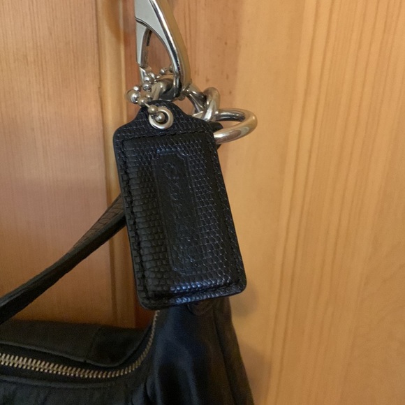 COACH HANDBAG - Picture 3 of 6